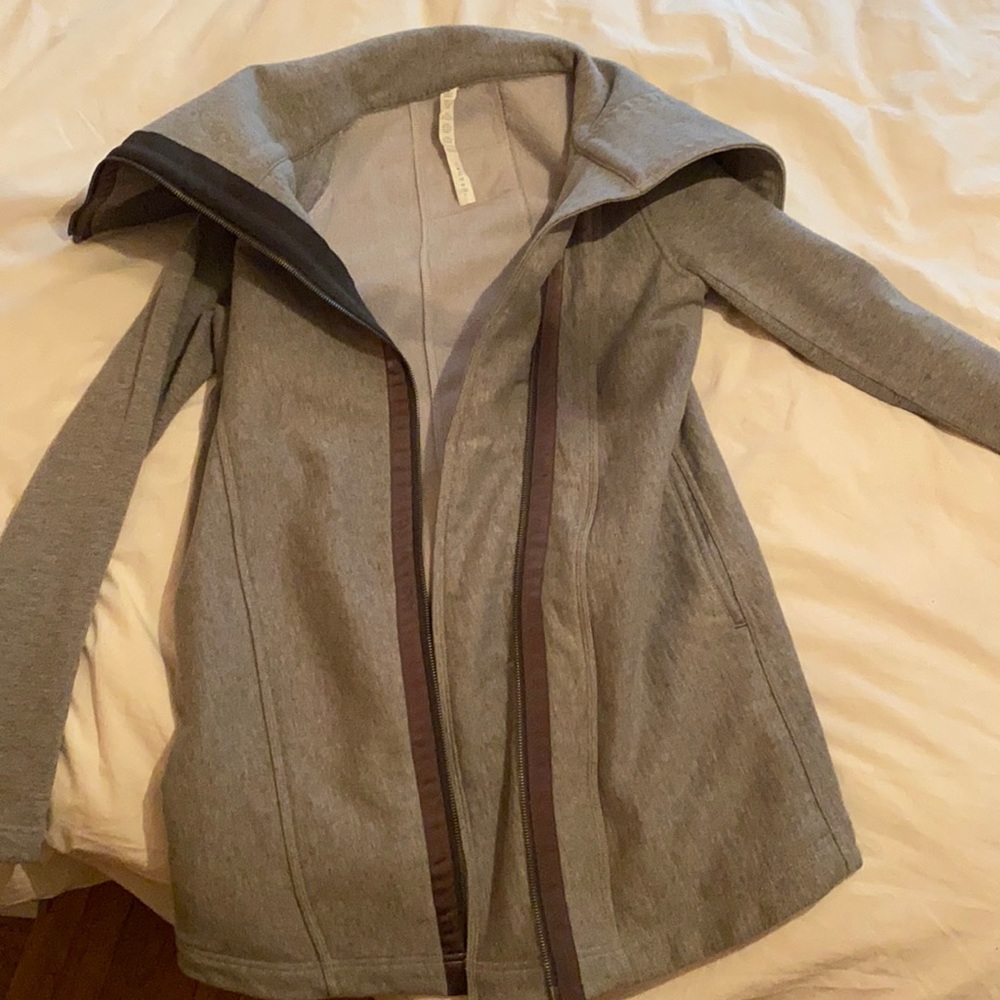 Women’s lululemon jacket size 8